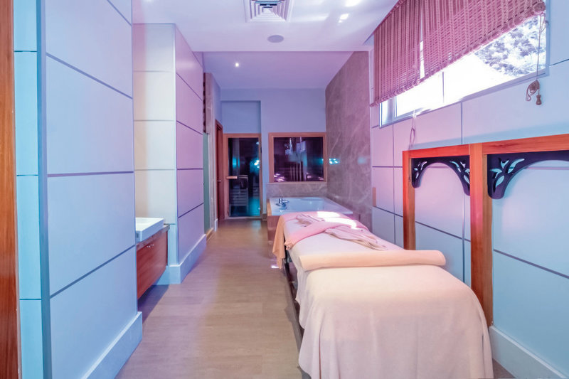 Side Crown Palace 21