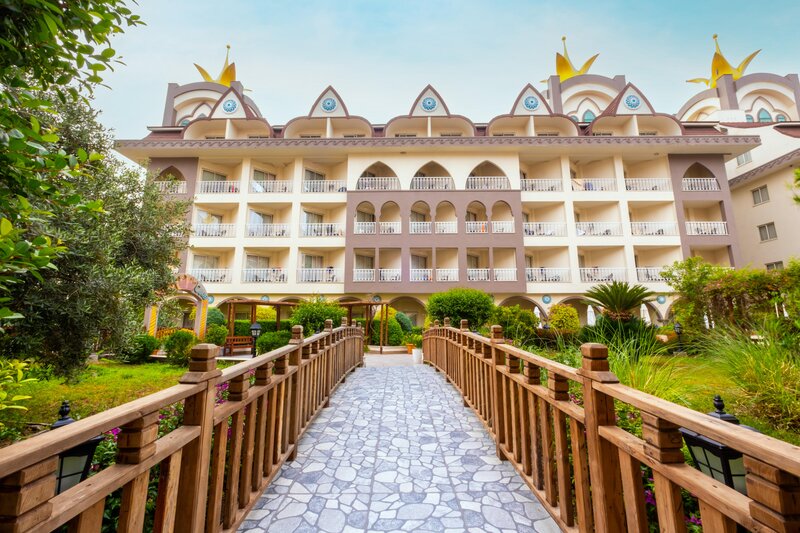 Side Crown Palace 14