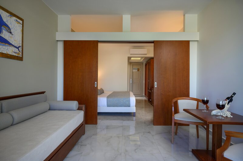 Vantaris Palace 13
