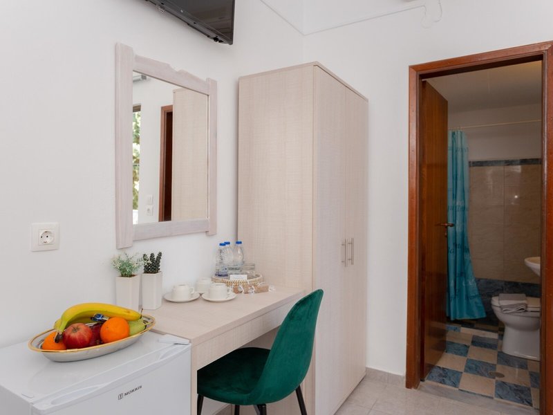 Varelis Hotel 28