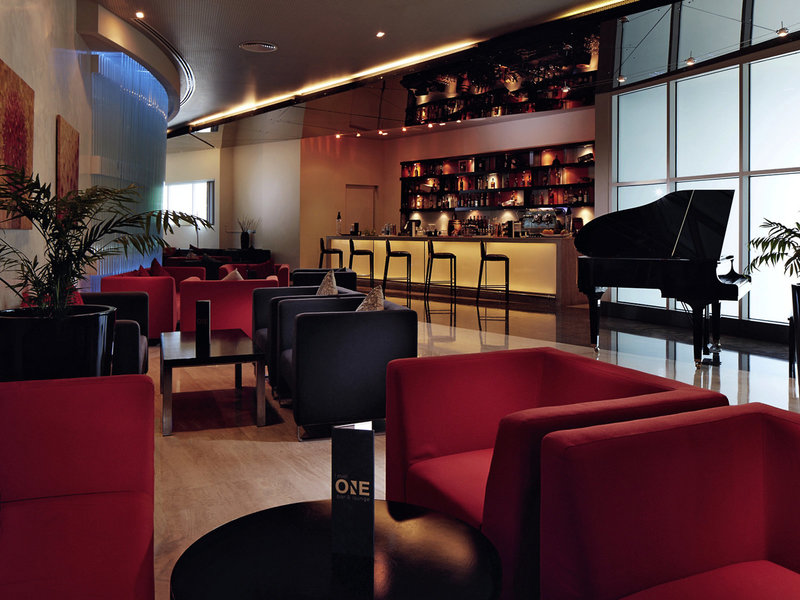 Grand Millennium Al Wahda 4 - Bar