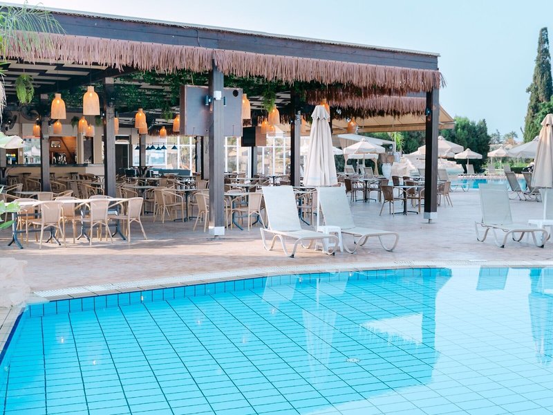 Makronisos Holiday Village 8