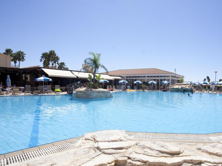 Makronisos Holiday Village 4