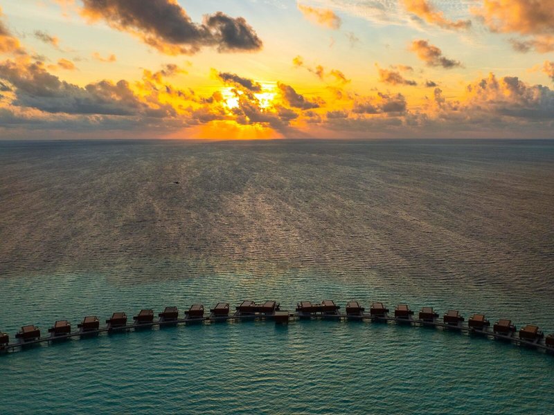 Veligandu Island Resort 8