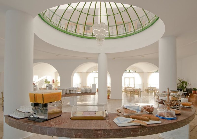 Alexandra Beach Hotel 1