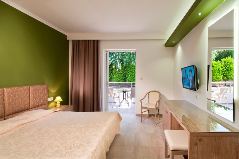 Alexandra Beach Hotel 6