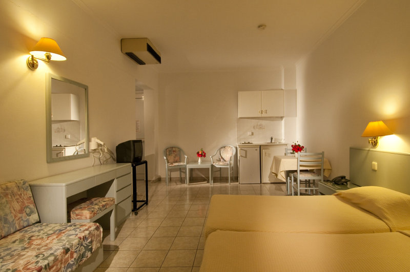 Alexandra Beach Hotel 7