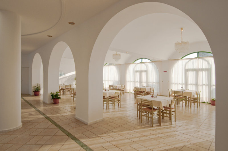 Alexandra Beach Hotel 8