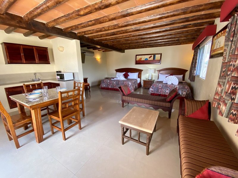 El Campanario Hotel & Estudios 9
