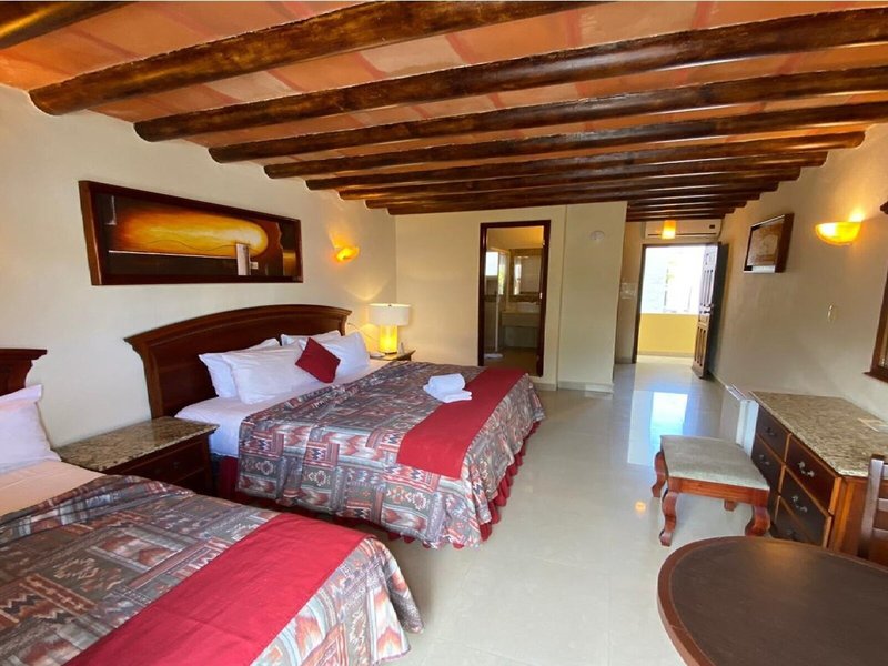 El Campanario Hotel & Estudios 10