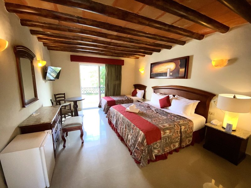 El Campanario Hotel & Estudios 16