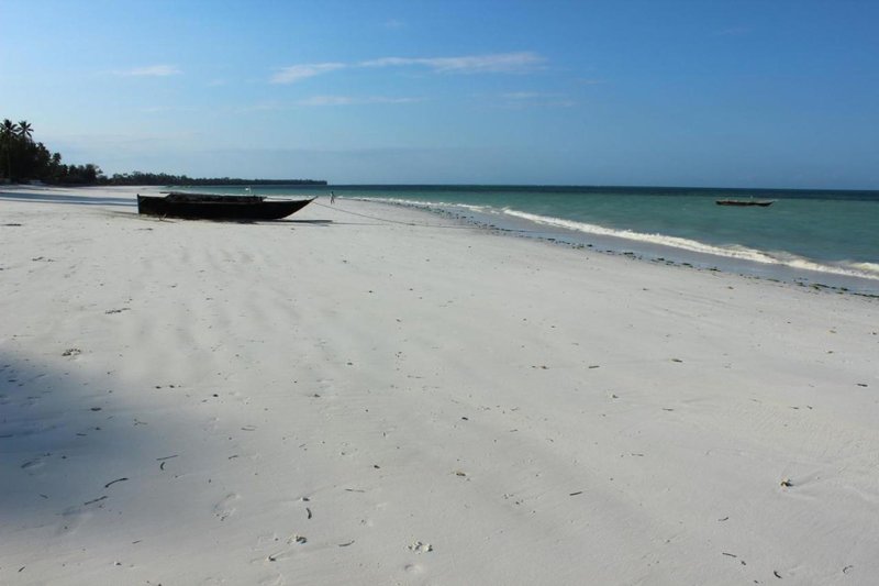 Uroa Bay Beach Resort 8