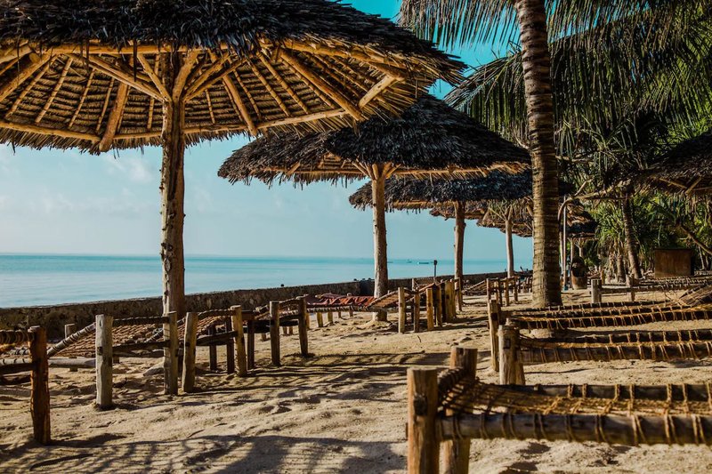 Uroa Bay Beach Resort 9