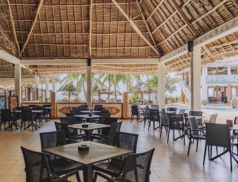 Uroa Bay Beach Resort 13