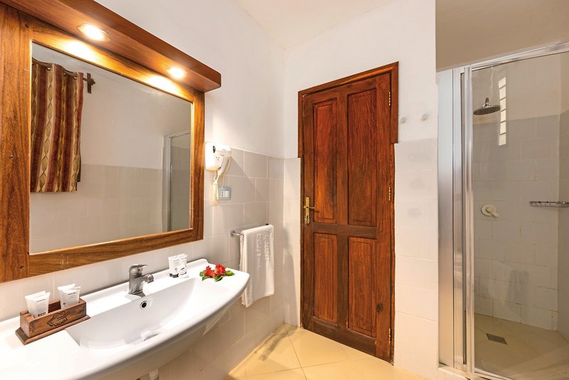 Uroa Bay Beach Resort 16