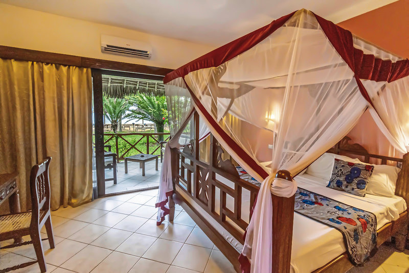 Uroa Bay Beach Resort 12