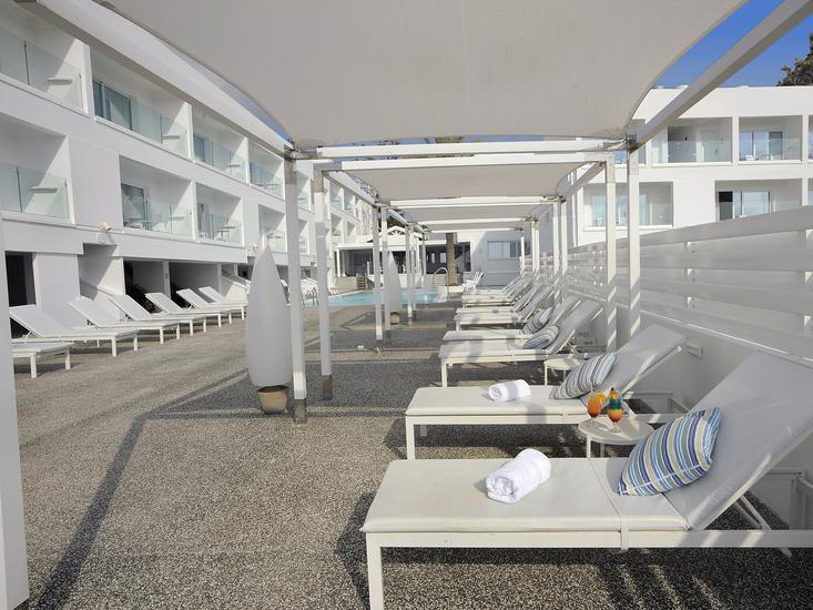 Liquid Hotel Apartments  6