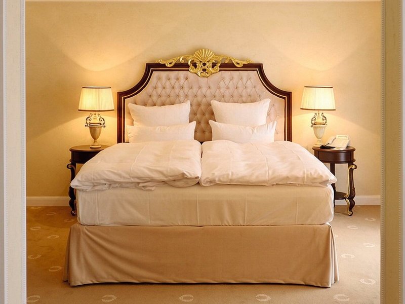 Victor´s Residenz Schloss Berg 44