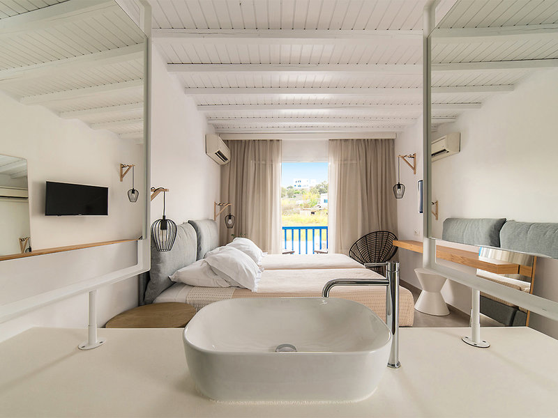 Vienoula's Garden 10