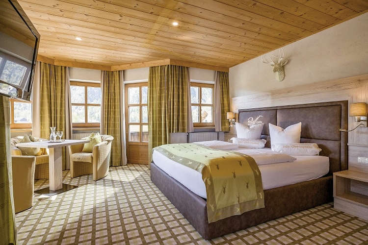 Wellnesshotel & Residenz Vier Jahreszeiten Maurach 5