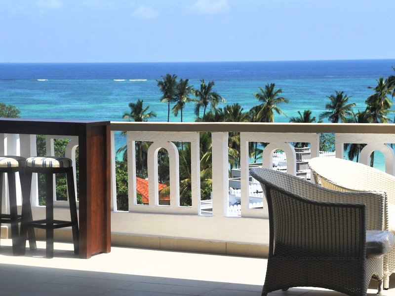 Lantana Galu Beach 6