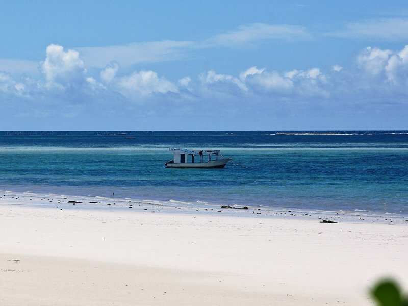 Lantana Galu Beach 10