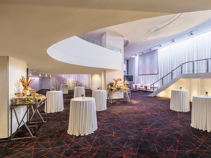 Crowne Plaza Bangkok Lumpini Park 13