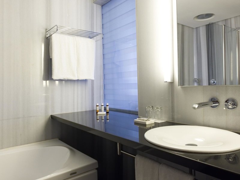 Sunrise Pearl Hotel & Spa 44 - Room Example