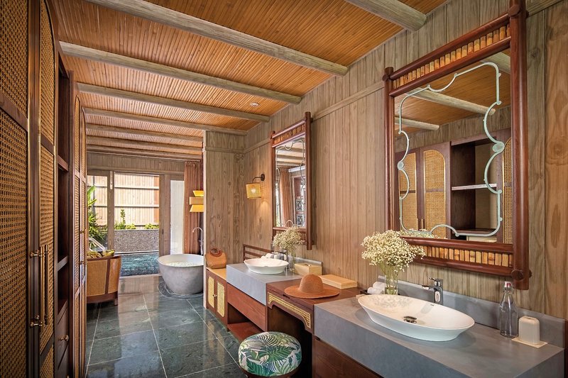 An Lam Retreats Saigon River 32