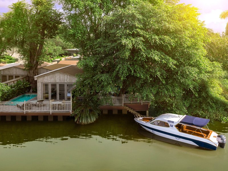 An Lam Retreats Saigon River 6