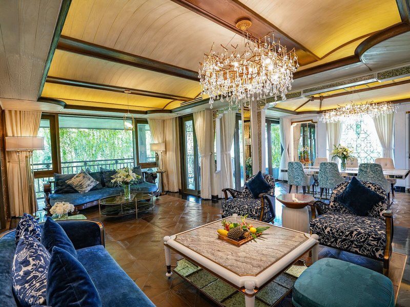 An Lam Retreats Saigon River 25