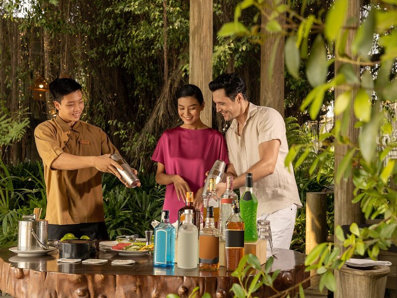 An Lam Retreats Saigon River 32