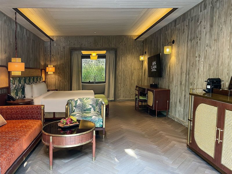 An Lam Retreats Saigon River 45