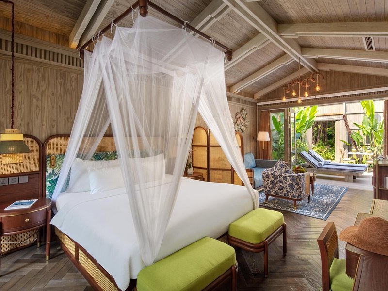 An Lam Retreats Saigon River 47