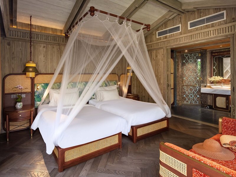 An Lam Retreats Saigon River 49