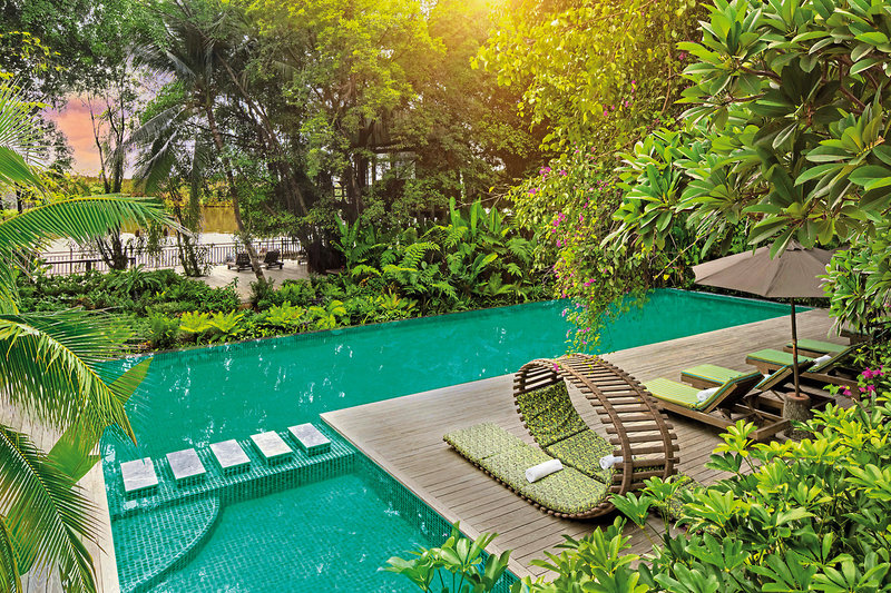 An Lam Retreats Saigon River 2
