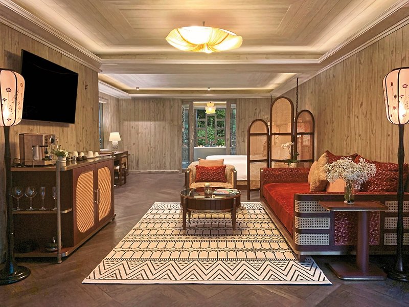 An Lam Retreats Saigon River 11