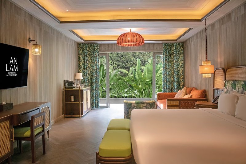 An Lam Retreats Saigon River 13