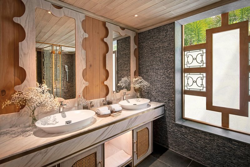 An Lam Retreats Saigon River 19