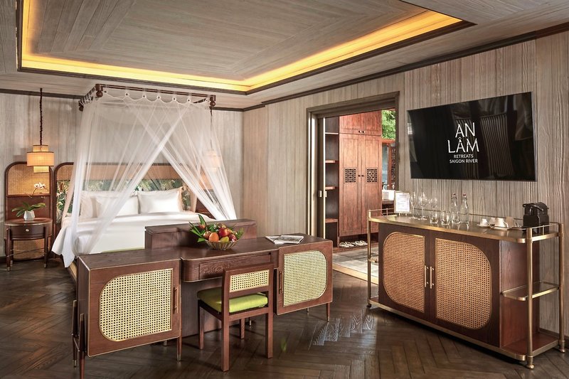 An Lam Retreats Saigon River 23