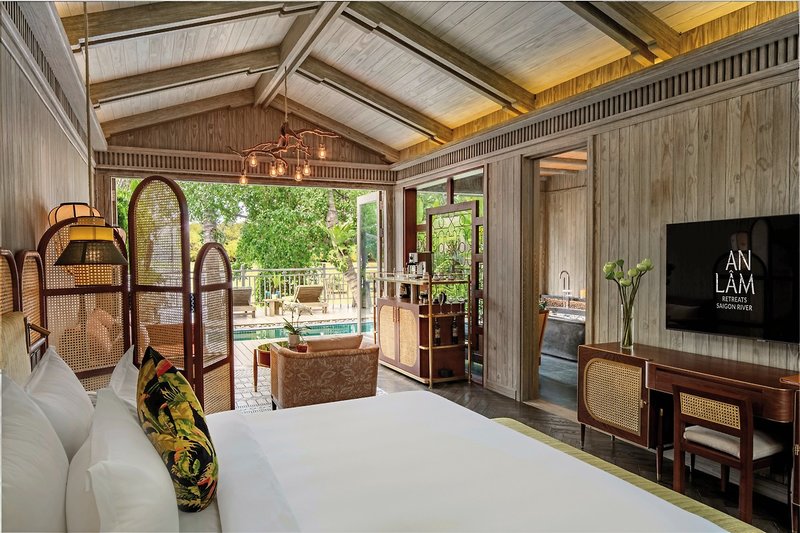 An Lam Retreats Saigon River 27