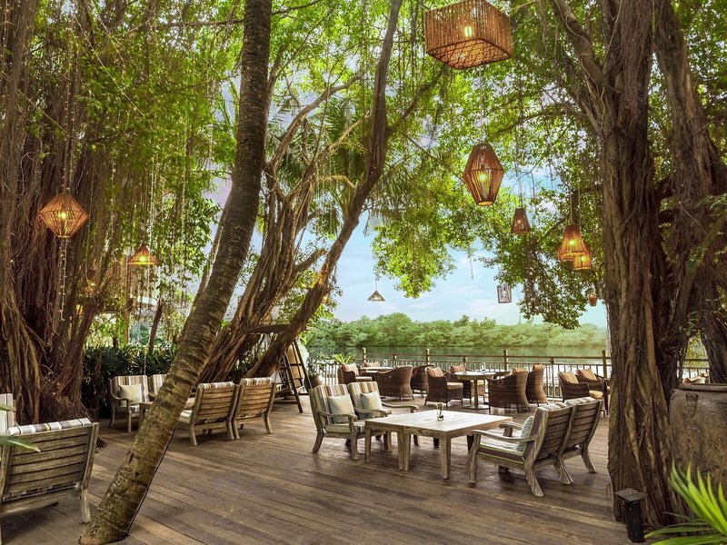 An Lam Retreats Saigon River