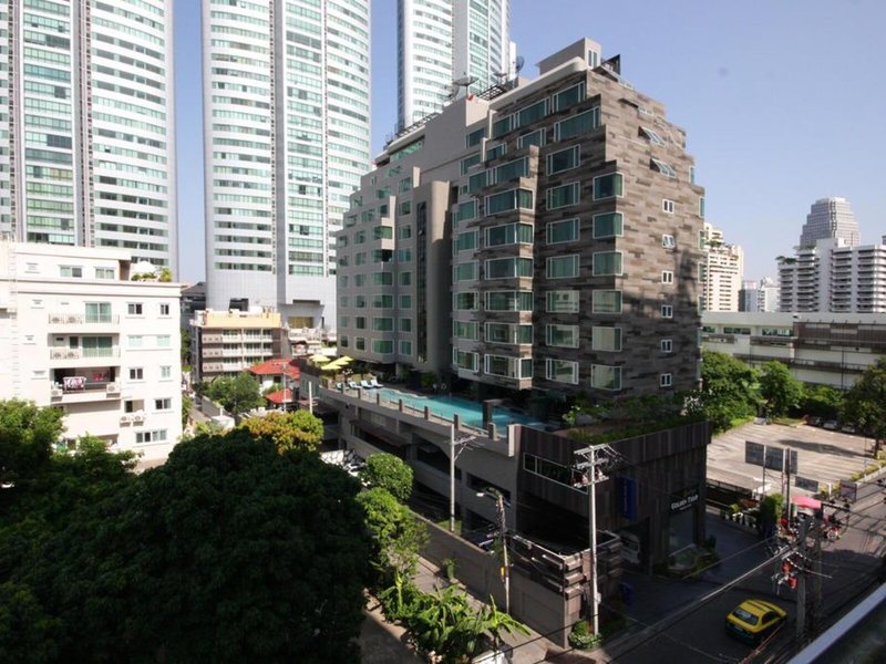 Golden Tulip Mandison Suites