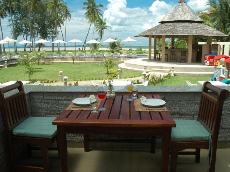 Lanta Pura Beach Resort 1