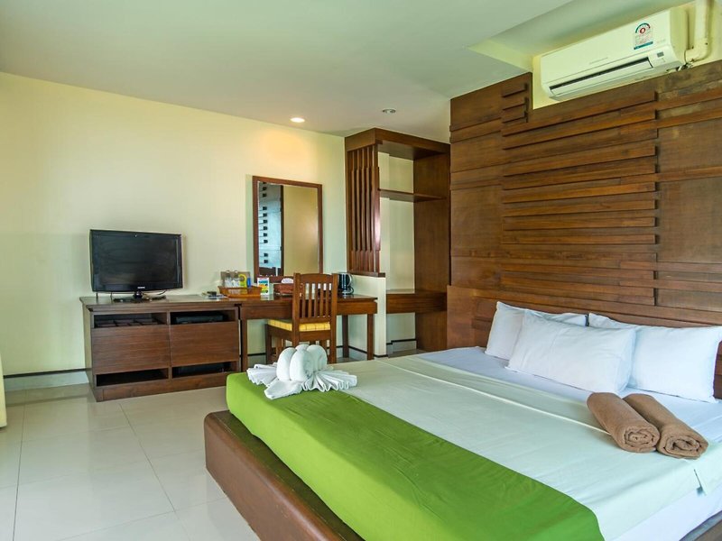 Lanta Pura Beach Resort 3
