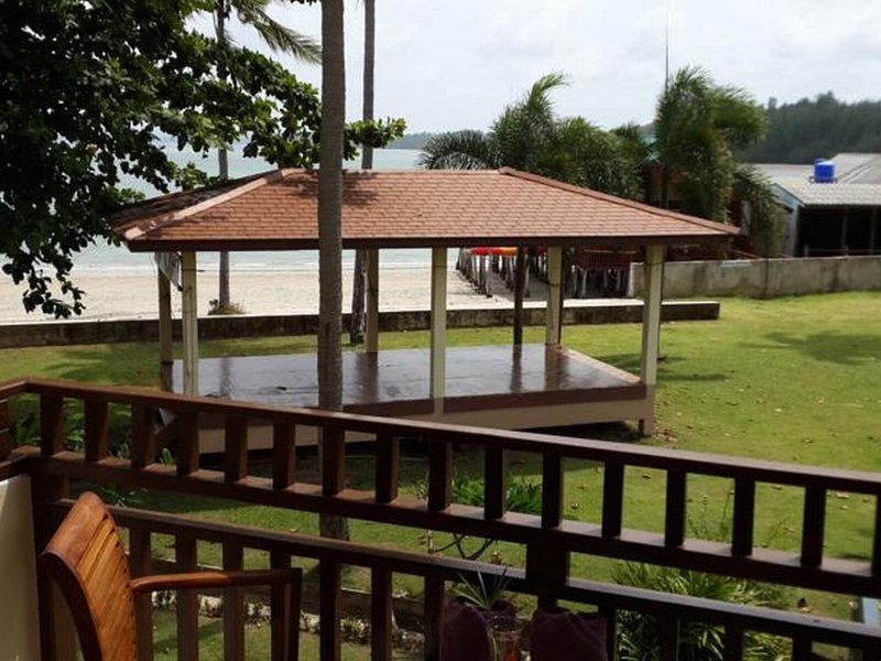 Lanta Pura Beach Resort 4