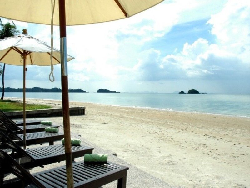 Lanta Pura Beach Resort 9
