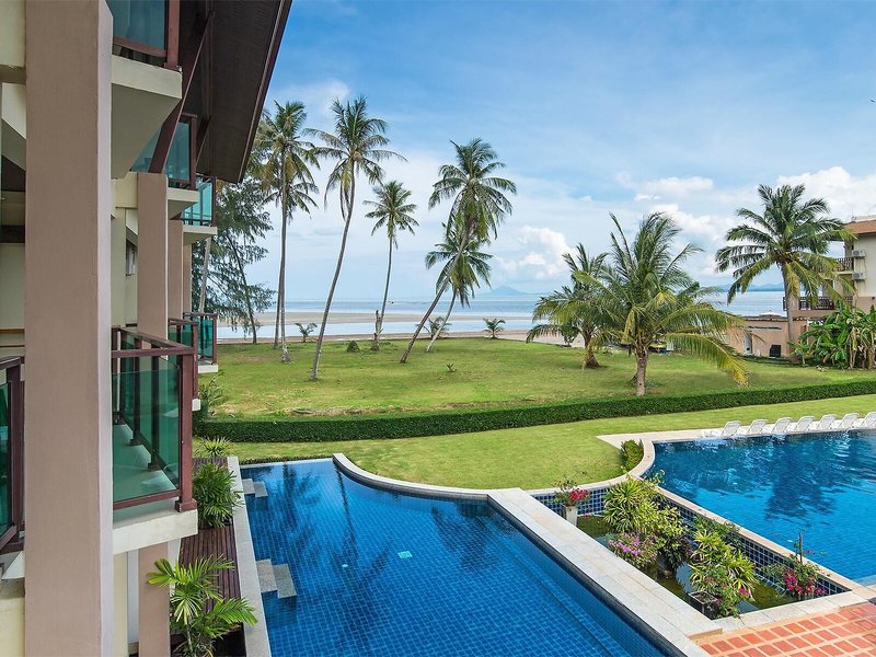 Lanta Pura Beach Resort 11