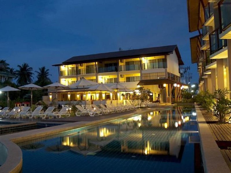 Lanta Pura Beach Resort 12