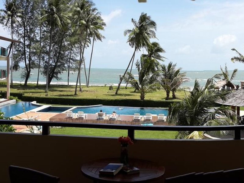 Lanta Pura Beach Resort 13